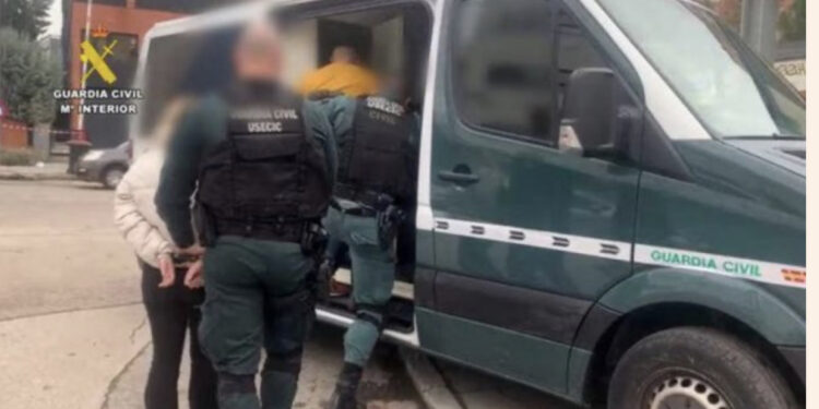 Vidhnin shtëpi pasanikësh në Spanjë, katër “skifterë” shqiptarë të arrestuar