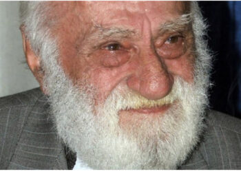 FOTO/ “Babai” i kinemasë shqiptare, në përkujtim të Kadri Roshit, në 98-vjetorin e lindjes së tij