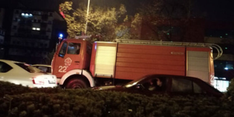 Zjarr në afërsi të stacionit mallrave në Vlorë, policia jep detajet e para