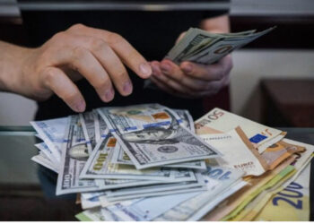 Këmbimi valutor: Forcohet Paundi dhe Dollari, Euro vazhdon në minimum!