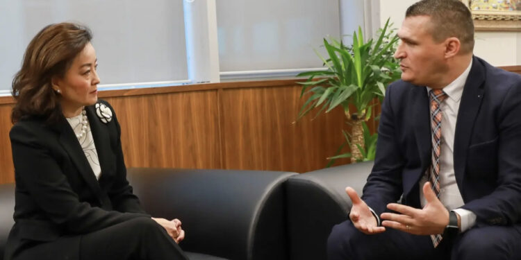 Zbardhet takimi “kokë më kokë”/ Çfarë i kërkoi ambasadorja amerikane kreut të SPAK