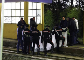 Tentoi të kalonte shinat e trenit, humb jetën i mituri shqiptar në Itali