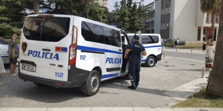 Kapet i “forti” në Maliq, bëri për spital me grushte një person