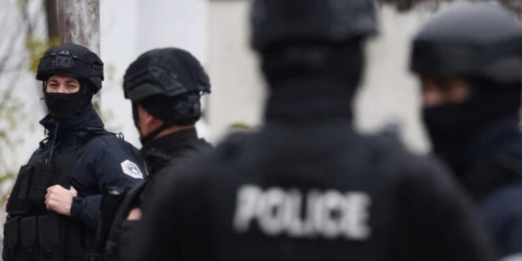 Të shtëna në veri të Kosovës, policia: Eshtë plagosur një serb