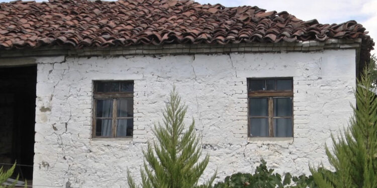 Bashkia Klos bën bilancin e tërmetit: Dëme në disa banesa, ja njësitë e prekura!