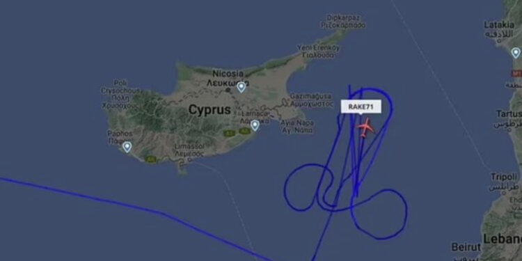 VIDEO/ Helikopteri krijon formën e çuditshme nga fluturimi, zyrtarët: Nuk ishte i qëllimshmëm