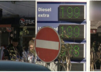 Nafta bie në 78 dollarë për fuçi, i afrohet çmimit të para luftës