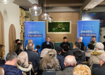 Belind Këlliçi me banorët e njësisë Nr.3: Jam këtu për t’ju dëgjuar! Veliaj më i keq se Edi Rama!