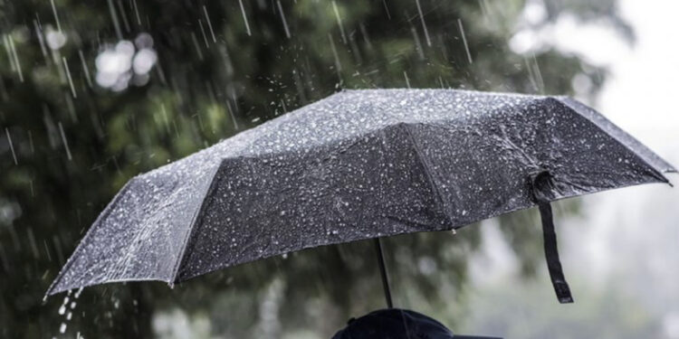 MOTI SOT: Mos harroni çadrën kur të dilni nga shtëpia, priten reshje shiu!