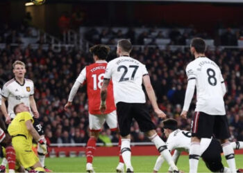 Arsenali i pakapshëm, fiton në limit supersfidën ndaj Manchester United!