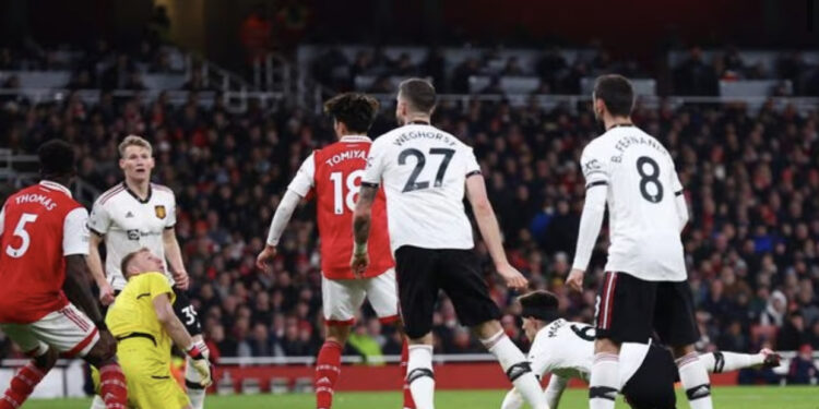 Arsenali i pakapshëm, fiton në limit supersfidën ndaj Manchester United!