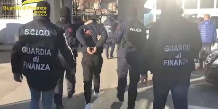 LISTA/ Burg “kokave” dhe “ushtarëve”! Kush është “Thiu” që lëvizte “telat” e trafikut?