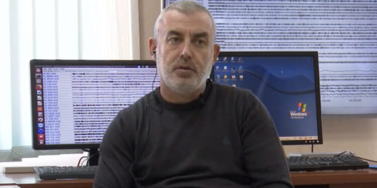 Tërmeti i fortë në vend, sizmiologu: Ka pasur rreth 62 pasgoditje, qytetarët duhet të jenë të organizuat…