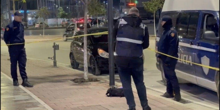 Sherr me kaçavida dhe çekan mes 2 personave në qendër të Fierit, 1 përfundon në polici