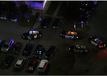 Të shtëna me armë në Florida, plagosen 10 persona!