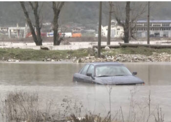 Reshjet e dendura të shiut, del nga shtrati lumi Buna, përmbyten 275 Ha në Muriqan e Oblikë