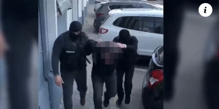 “Jemi shteti”! Tre mashtruesit shkodranë kapen me 130 mijë Euro në dorë