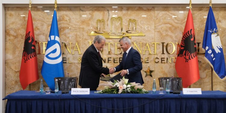 Firmosin koalicionin me PBDNJ, Partia Demokratike i lë tre zona në jug: Do i japim goditjen fatale sistemit monist