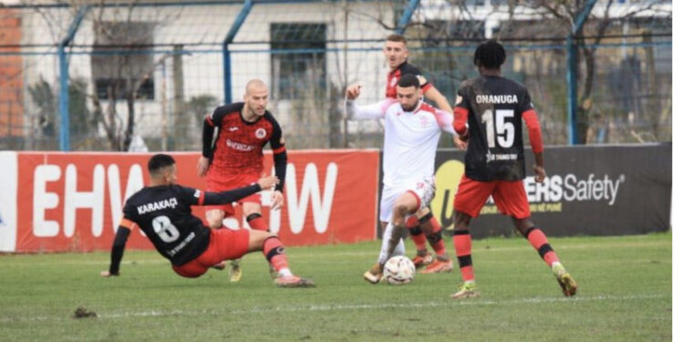 VIDEO/ Partizani “ngec” në Kamëz, “demat” ndajnë pikët me Kastriotin dhe rrezikojnë kreun