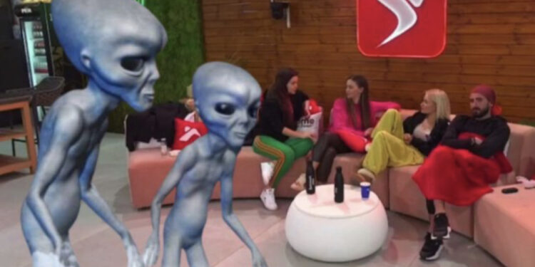 VIDEO/ Habisin banorët e BBV: Alienët ekzistojnë, rrinë poshtë tokës në ShBA