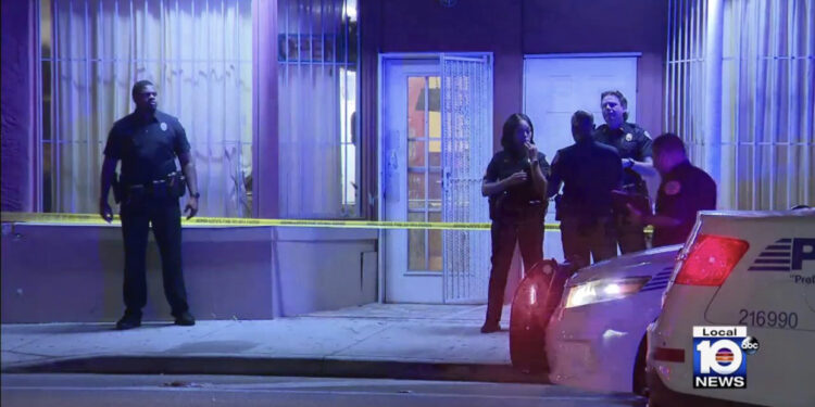 Po xhironin një videoklip, reperët e njohur sulmohen me armë zjarri, 10 të plagosur!