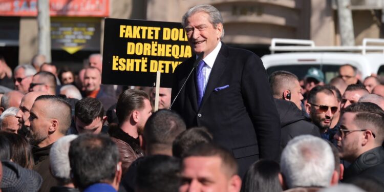 Berisha: Veliaj dhe Rama kanë vjedhur qytetarët e Tiranës 54 milionë euro