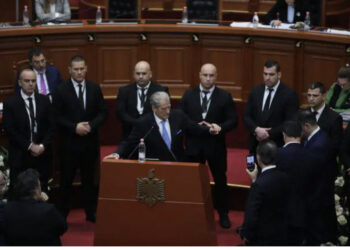 Frikë nga Berisha/ Rama përjashtoi 17 deputetë të PD-së! Nesër përballje e fortë