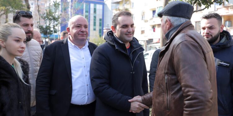 “Programi për Bashkinë e Tiranës do të ndërtohet duke dëgjuar njerëzit në terren”, Belind Këlliçi vijon turin e takimeve me qytetarët