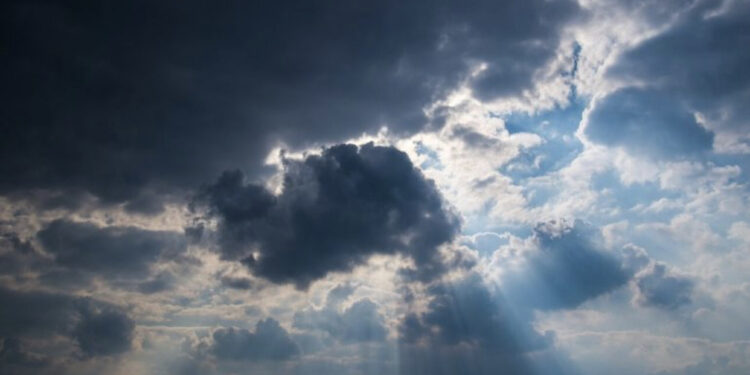 MOTI SOT: Kthjellime dhe vranësira të shumta, reshje