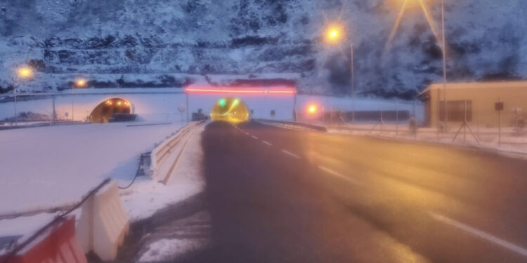 Bora mbulon qarkun e Kukësit, ja si paraqitet situata e rrugëve