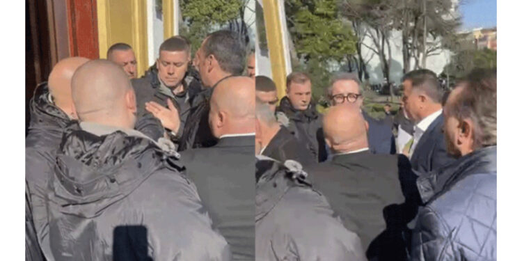 Tensione të Kuvendi/ “O çuna hapuni mor!”, deputetët e PD debatojnë me Gardën: Po ju përdorin!