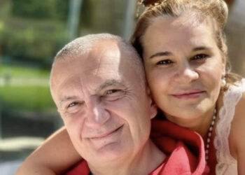 FOTO/ Meta uron Shën Valentinin: Dashuri përherë në zemrat tuaja