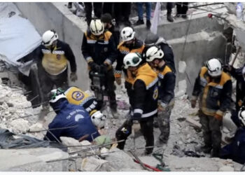 VIDEO/ Momente prekëse, nxirren gjallë nga rrënojat 6 anëtarë të një familje në Siri