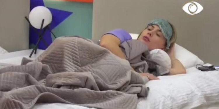 “Pse nuk putheni ju të dy?”, Olta nuk lë rehat Kristin dhe Keisin: Puthe se gjynah