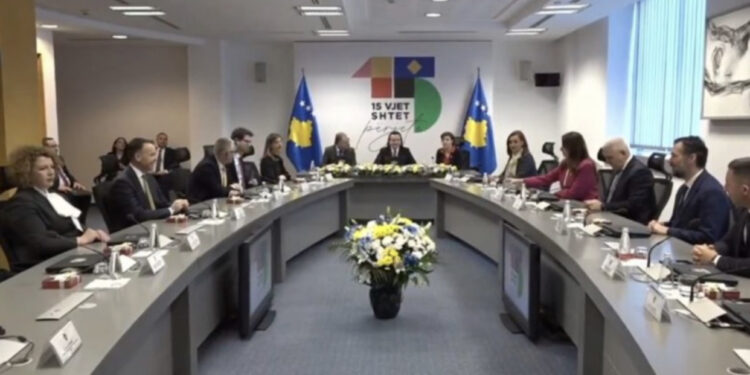 15 vite Pavarësi e Kosovës, Albin Kurti uron nga mbledhja festive!