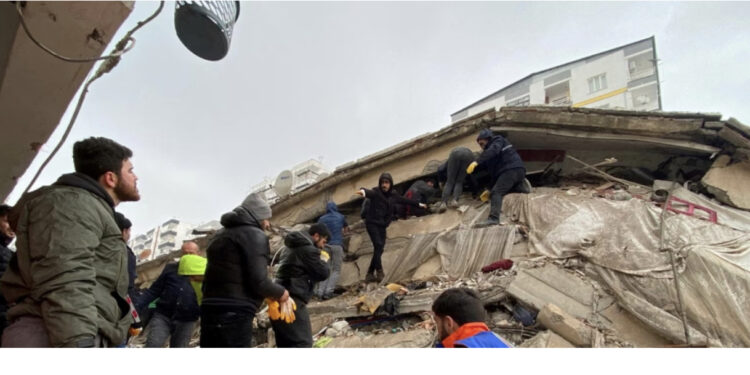 Tërmeti vdekjeprurës në Turqi e Siri, rritet bilanci, mbi 1.300 viktima