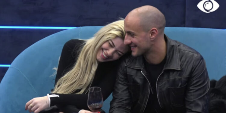 VIDEO/ Robert Aliaj “nxjerr zbuluar” Kristin: Lidhjet që ka pasur jashtë me vajzat