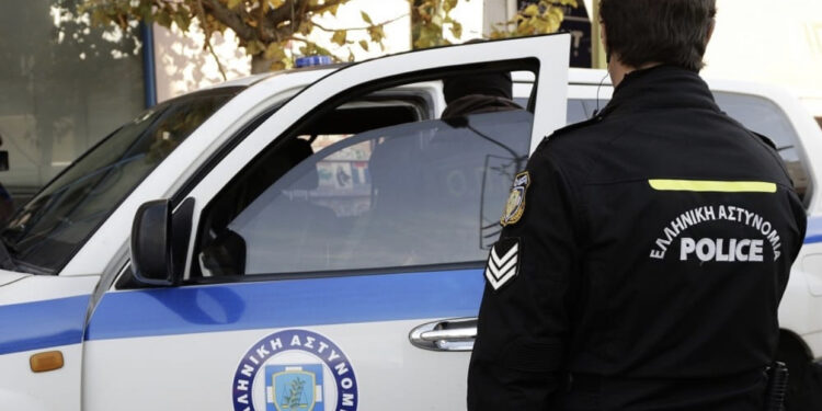 Mashtronte grekët duke u shtirur si polic, në pranga shqiptari në Greqi