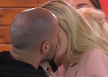 FOTO/ Keisi i dha puthjen e parë Kristit, Sabiani merr vendimin “drastik” për të bijën