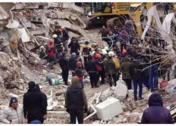 Tërmeti/ “Ju lutem ma gjeni, ta di se ku e ka varrin”, punonjësi i kërkim-shpëtimit tregon lutjet dëshpëruese të një babai që humbi vajzën nën rrënoja