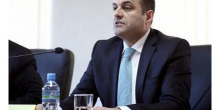 Ish-Kryeprokurori Adriatik Llalla fiton azil politik në Itali