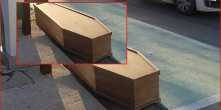 Mënyrë e re! Adoleshenti shqiptar niset drejt Anglisë me arkivol