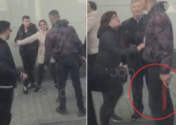 VIDEO/ Tmerrohen pasagjerët e urbanit, kontrollori i Tiranës së Re rrihet me qytetarin, shoferi i jep levën