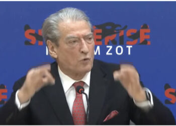 Berisha paralajmëron mediat: Mos e ftoni Ramën në studio, do të keni protesta të fuqishme para televizionit