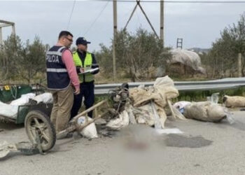 FOTO/ Aksident i rëndë te “kthesa e Grabjanit”, makina përplas motorçikletën