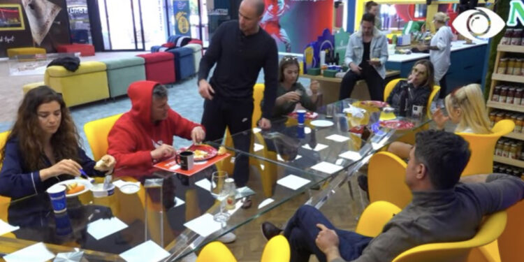 VIDEO/ “Filloi lufta brenda llojit”, Bledi i drejtohet Maestros: Vuani pasojat