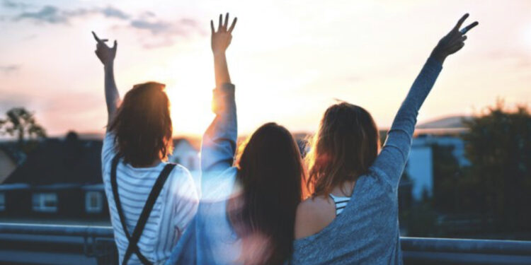 Zbuloni se me cilat shenja të horoskopit ju shkon muhabeti më mirë