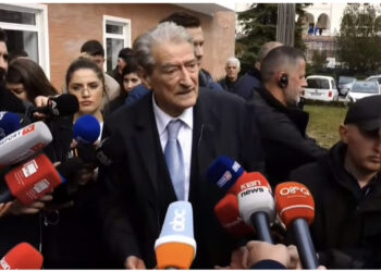 VIDEO/ Berisha mbron Metën për “CEZ-DIA”: “McGonigal” ryshfete në hotele dhe restorante