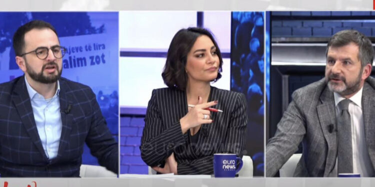 Si rrëzohet Rama? Revoltohet Bushati: Me kallashnikov në dorë si në ‘97