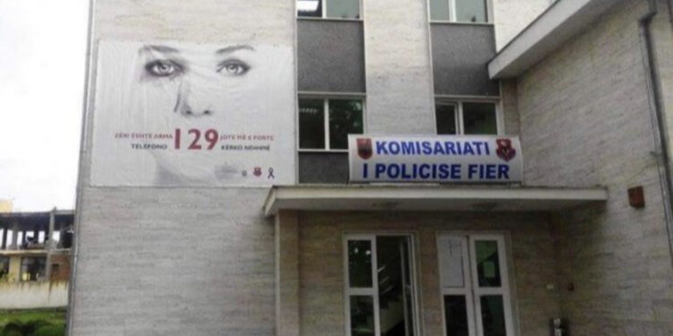 VIDEO/ ‘Mbase ti i ke futur ndonjë gotë’/ Nis hetimi ndaj efektivëve në Fier: Pusho!